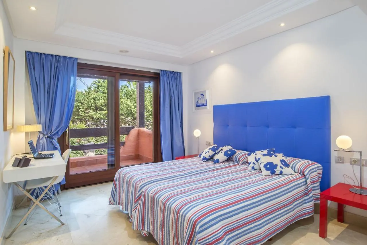 אסטפונה High Standard Beach Front Apartment