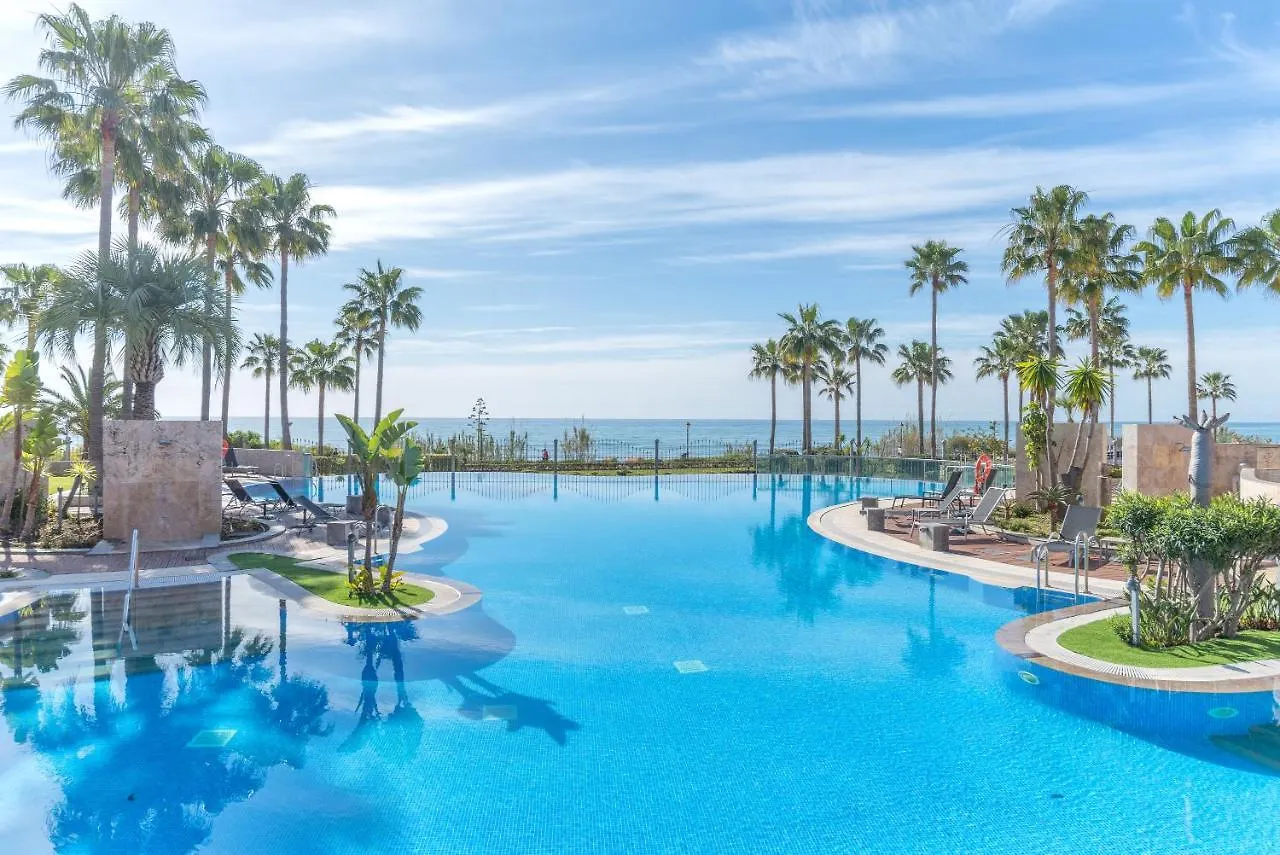 High Standard Beach Front Apartment 埃斯特波纳